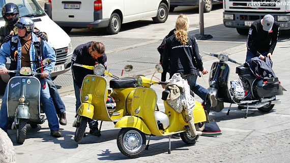 Mitglieder von Edelrost beim Vespa Treffen