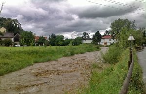 Hochwasser führender Schöckelbach