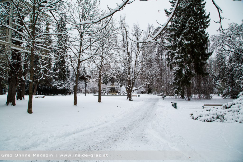 Schneefall Graz Stadtpark