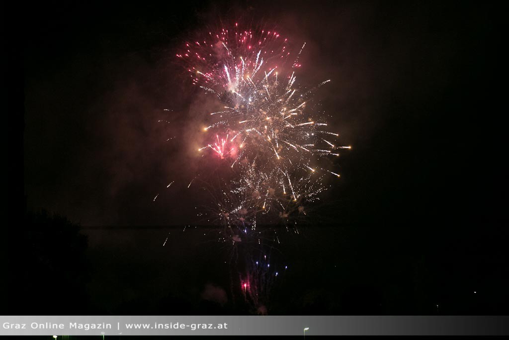 feuerwerk-graz-strassgang-2412