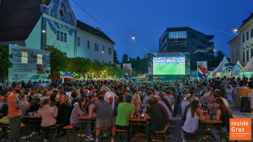 Public Viewing Karmeliterplatz