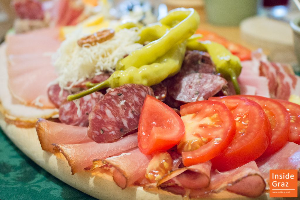 Brettljause von der Buschenschank Mostschank Grießner in Graz