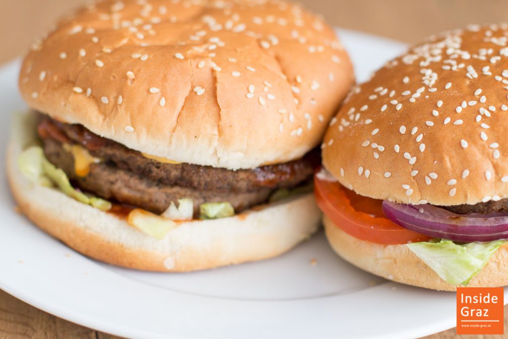 Burger essen vom Lieferservice Test