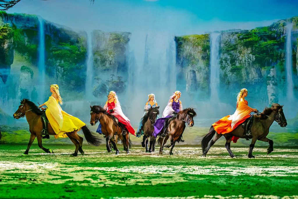 Cavalluna Tournee Welt Fantasie Pferdeshow