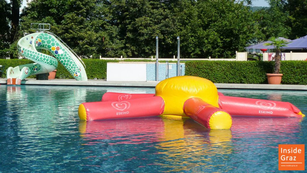 Mit Kind ins Schwimmbad oder an den See - Darauf solltest du achten!