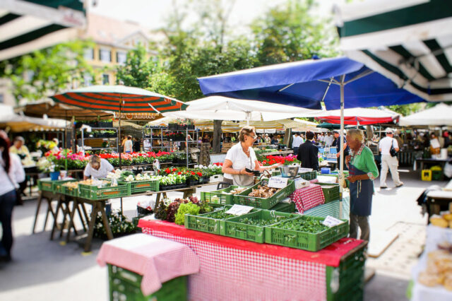 Einkaufen am Bauernmarkt in Graz