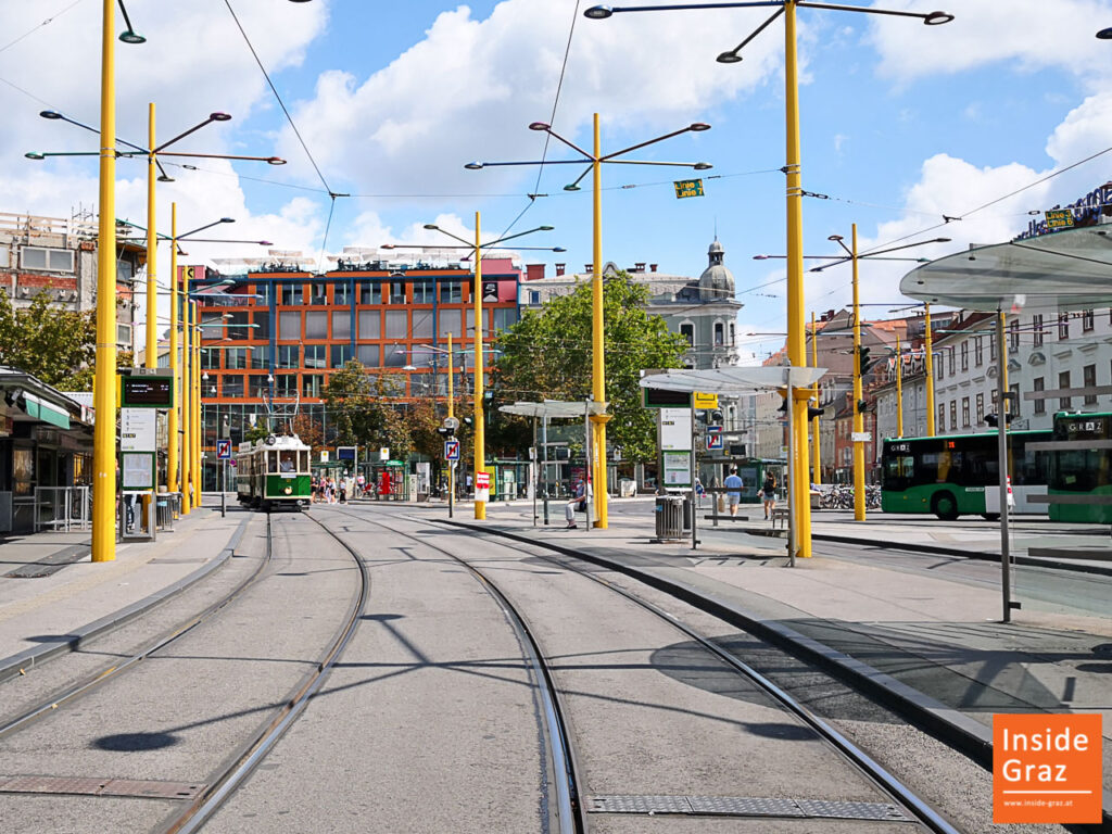 Tramway am Jakominiplatz