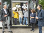 Kinderansagen in der Strassenbahn