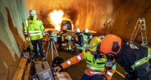 E-Auto Brand im Tunnel