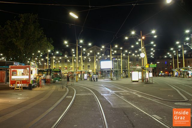 Jakominiplatz in der Nacht