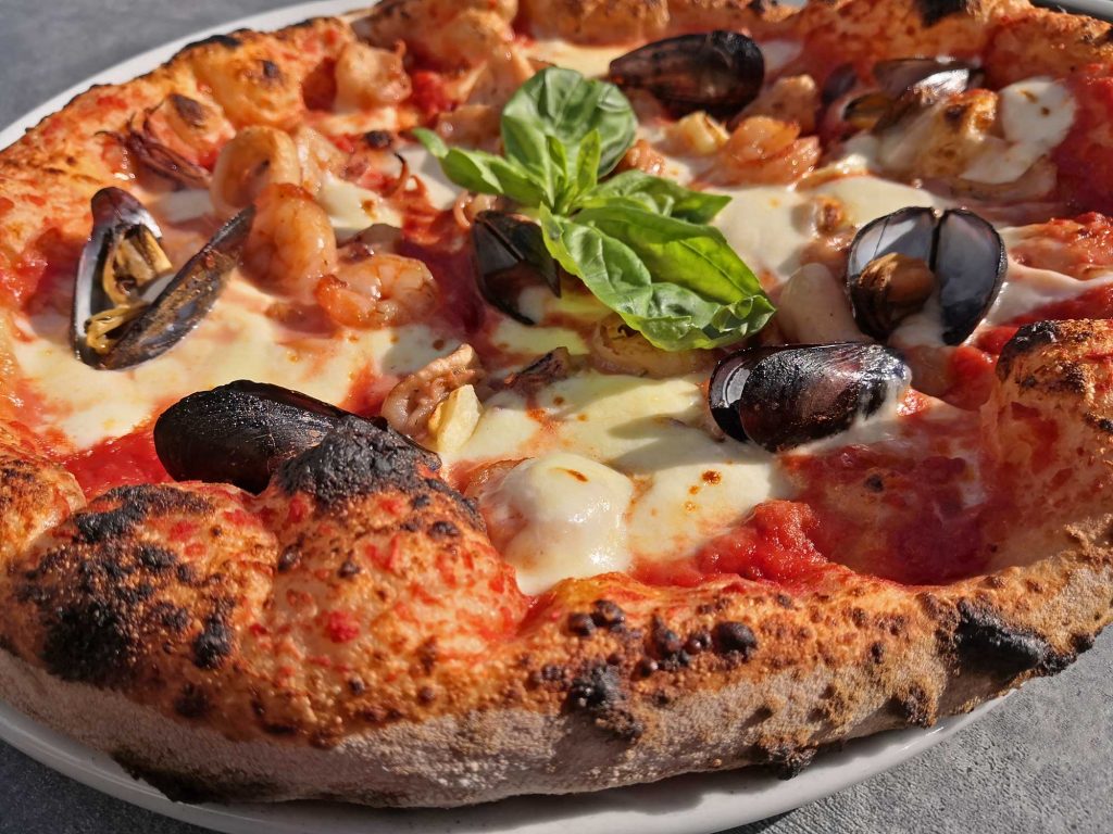 Frutti de mare Pizza auf neapolitanische Art