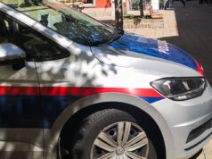 Polizeiauto in der Innenstadt