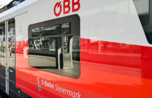 S-Bahn im Bahnhof Graz