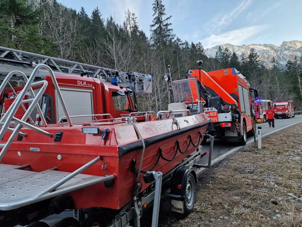 Feuerwehrboot steht bereit