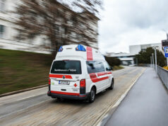 Rettung fährt ins Krankenhaus