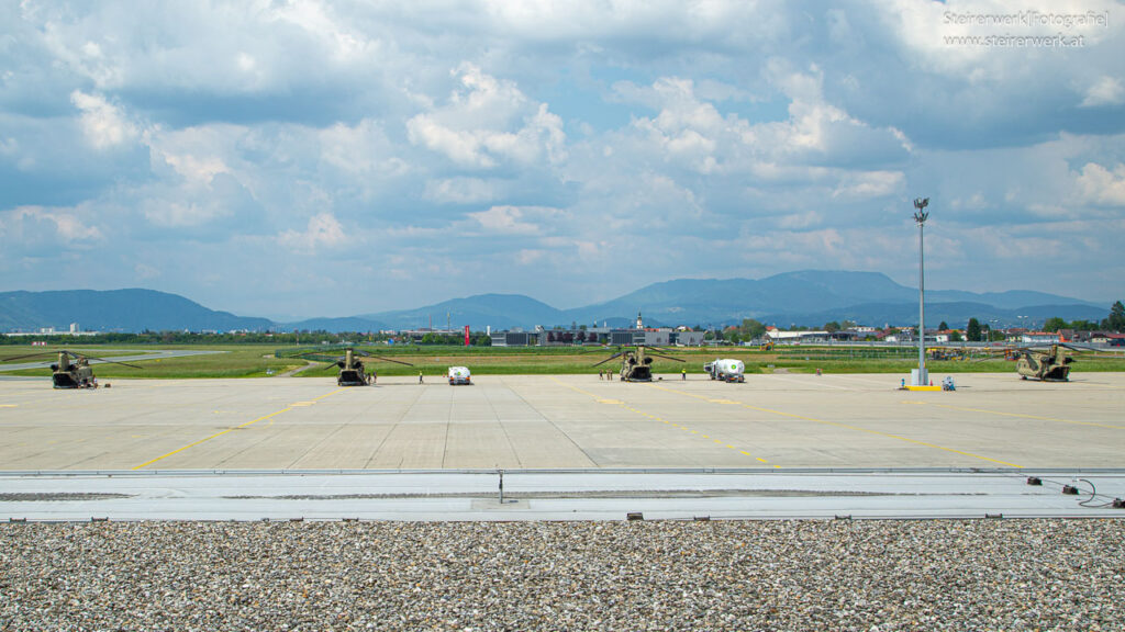 Vier US Chinook 