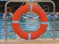 Rettungsring im Schwimmbad