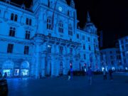 Rathaus vor Polizei