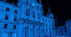Rathaus vor Polizei