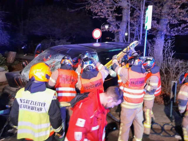 Zusammenstoß Auto mit Straßenbahn