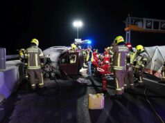 Unfall Auto Bus auf der A2 beim Knoten West