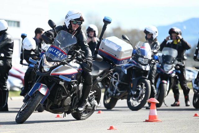 Motorradpolizei Ausbildung Übung