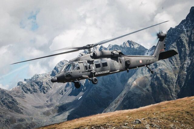 S70 Black Hawk im Gebirge