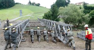 Bundesheer baut eine Brücke