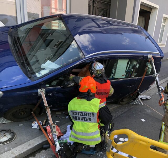 Unfall Auto Graz Hauswand
