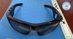 Sonnenbrille mit eingebauter Kamera