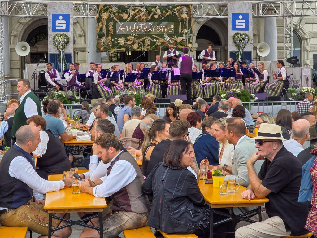 Aufsteirern am Hauptplatz