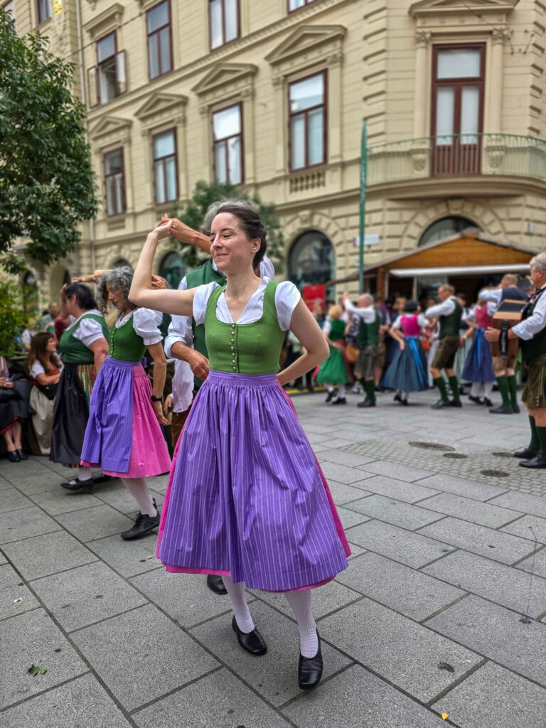 Aufsteirern Dirndl