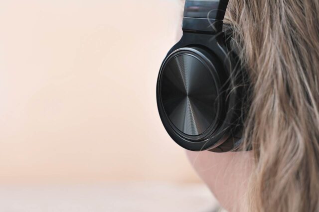 Musik mit Kopfhörer hören