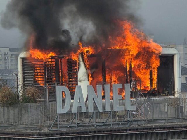 Brand am Dach vom Hotel Daniel