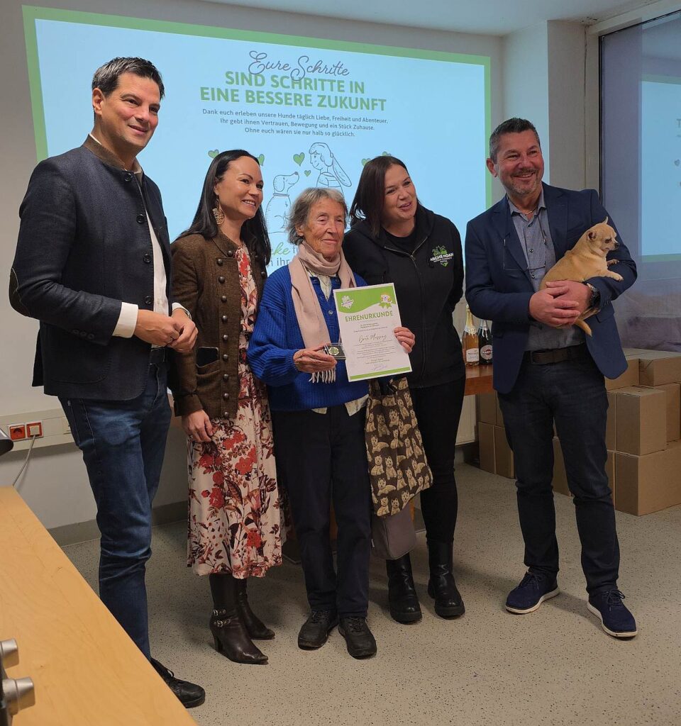 Ehrung Spaziergänger mit Hunden Arche Noah