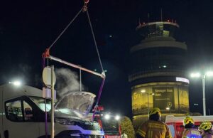 Fahrzeugbrand vor Flughafen