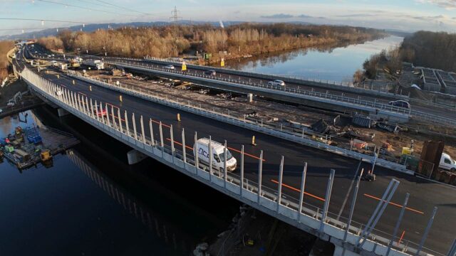 Fertige Autobahnbrücke A2