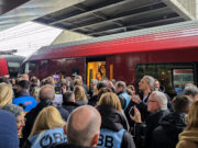 Koralmbahn feierlich eröffnet: Premierenfahrt, große Feste und kurze Aufregung am Tunnel Koralmbahn Premierenfahrt Ankunft in Klagenfurt