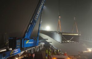 A2: Zweite alte und 230 Tonnen schwere Murbrücke entfernt Alte Murbrücke entfernt
