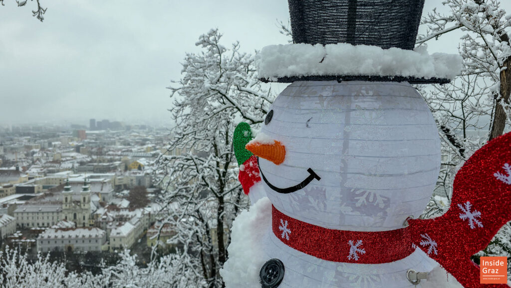 Schneemann am Schloßberg