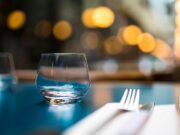 Glockenspielkeller: Grazer Lokal beantragt Sanierungsverfahren Tisch im Restaurant