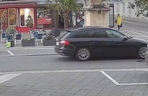 Schuss aus fahrendem Auto am Hauptplatz in Leibnitz Fahndung Audi Leibnitz