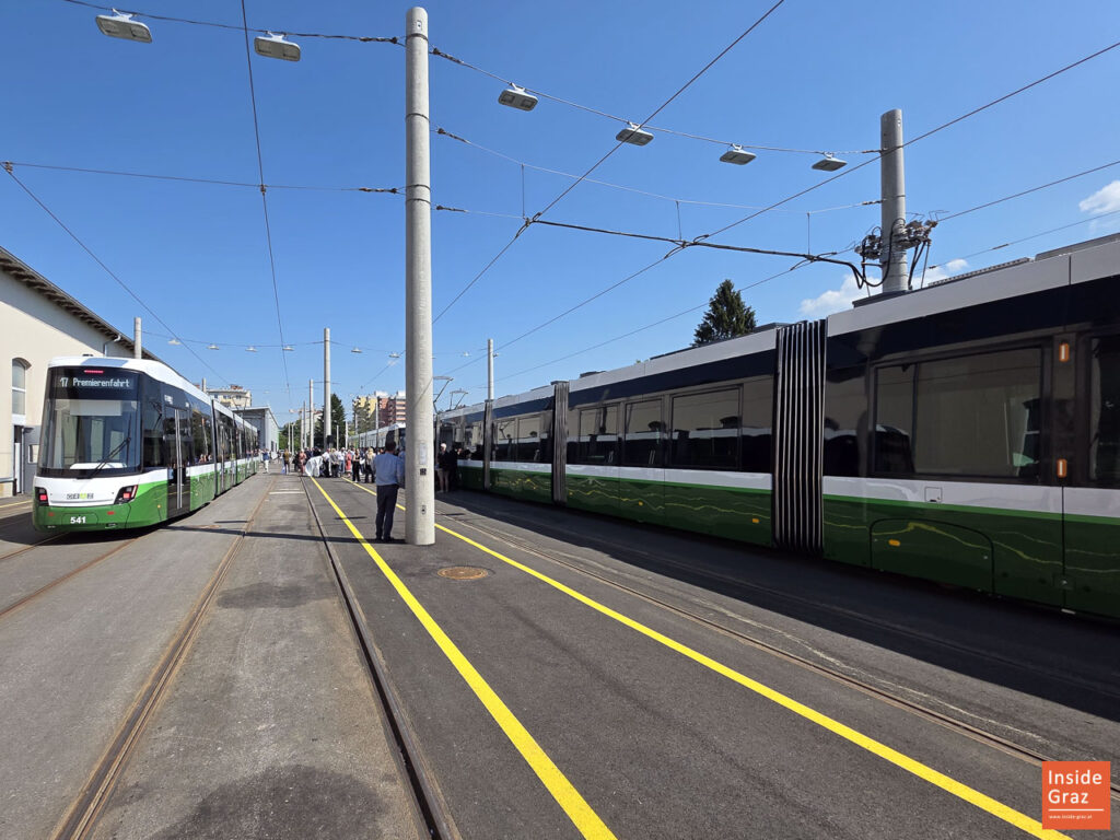 Flexity Straßenbahn in der Remise