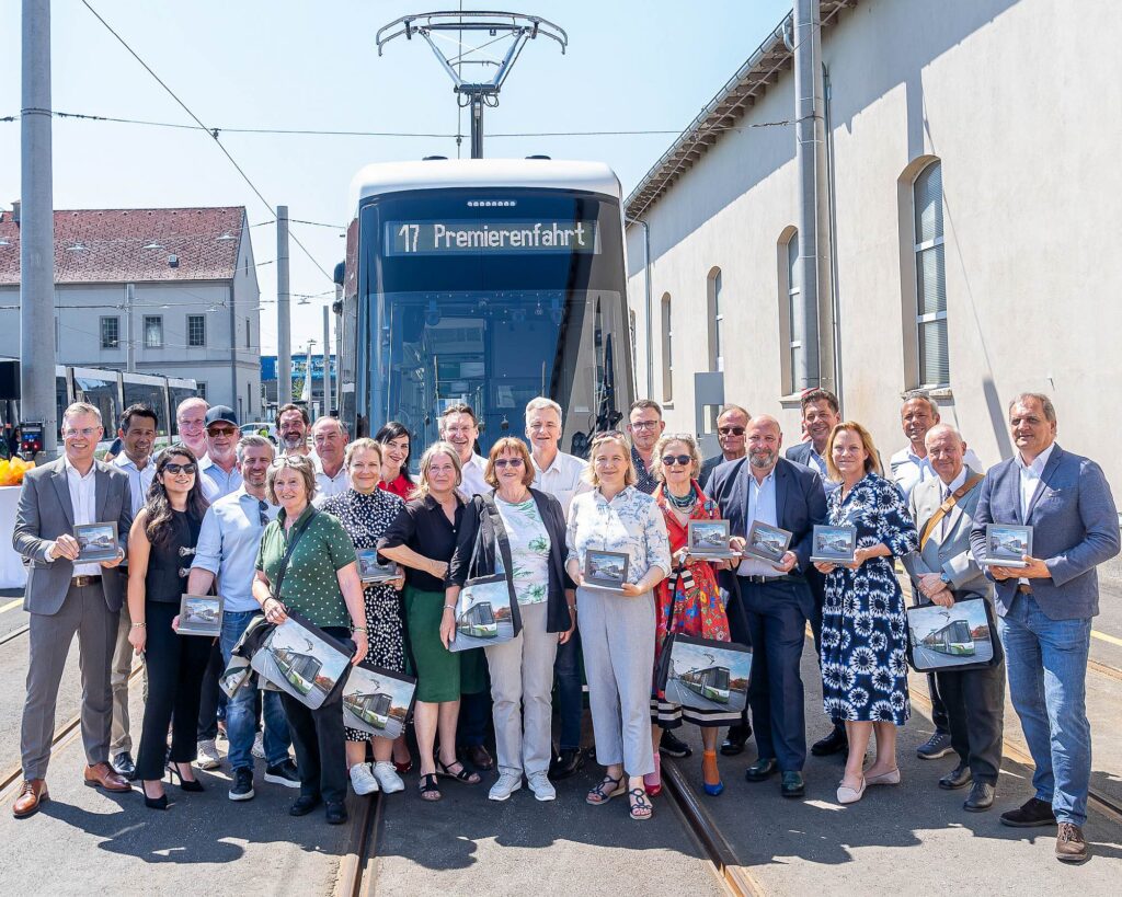 Premierenfahrt Flexity Straßenbahn