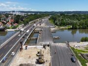 A2 bei Graz: 5.000 Tonnen schwere Murbrücke verschoben Autobahnbrücke über Mur verschoben