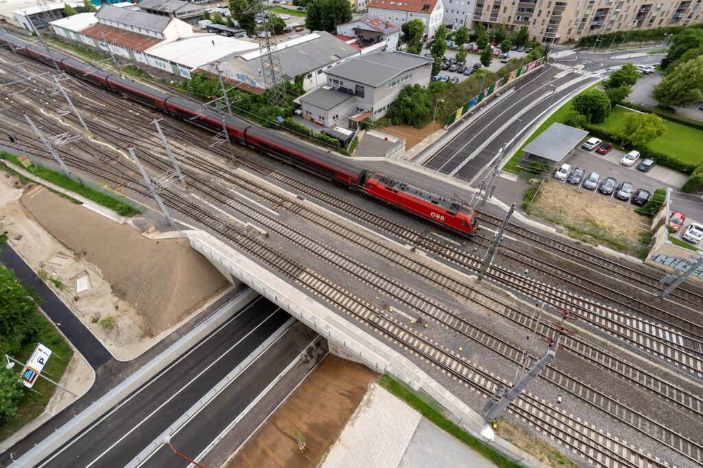 ÖBB Brücke Peter Tuner Gasse