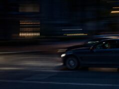 Straßenrennen in Graz: Zwei Lenker mit 123 km/h gestoppt Autos rasen in der Nacht