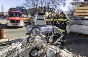 Vierbeiniger Spürroboter soll Feuerwehreinsätze sicherer machen Feuerwehr Spürroboter