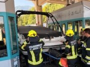 Boot zu breit für die Mautstelle: Gespann bleibt in Rosenbach stecken Boot steckt in Mautstelle fest
