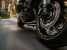 Mit 205 km/h auf B20 unterwegs: Motorrad beschlagnahmt Motorrad Raser